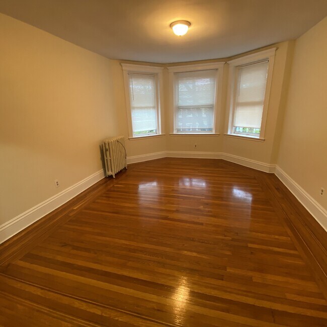 22 Euston St unit 5, Brookline, MA 02446 - photo 2