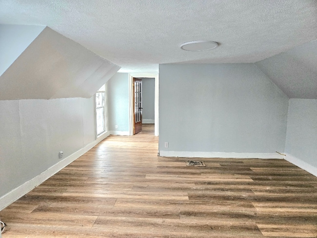 25 Saltonstall St unit Upstairs, Canandaigua, NY 14424 - photo 2