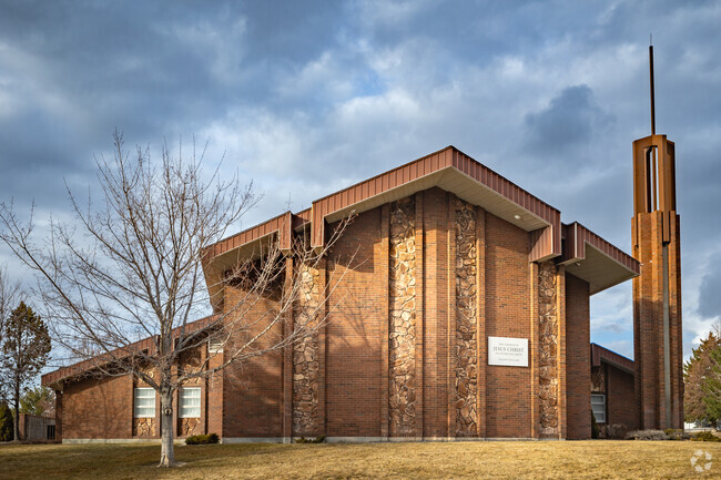 Located just two hours away from Salt Lake City, houses of worship maintain substantial attendance in Chubbock.