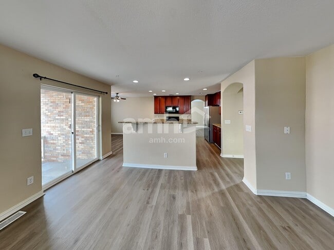 2828 S Killarney Way, Aurora, CO 80013 - photo 4