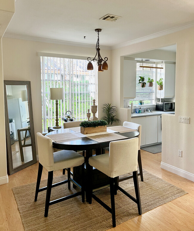 3621 Bernwood Place Unit 105, San Diego, CA 92130