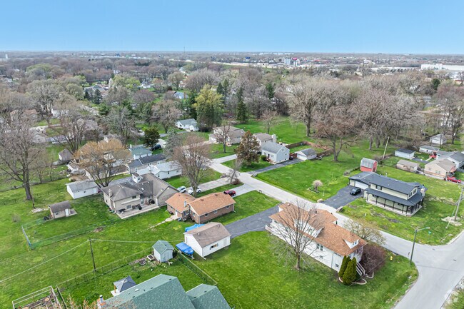 There are many affordable housing options in East Hazel Crest.