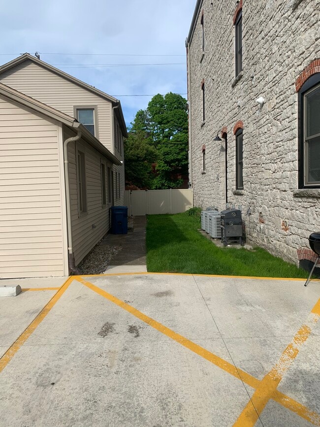 1031 Hancock St, Sandusky, OH 44870 - photo 3