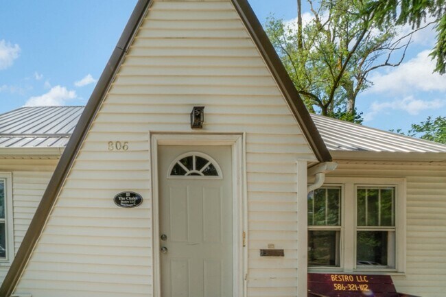 806 Douglas St, Mount Pleasant, MI 48858 - photo 5