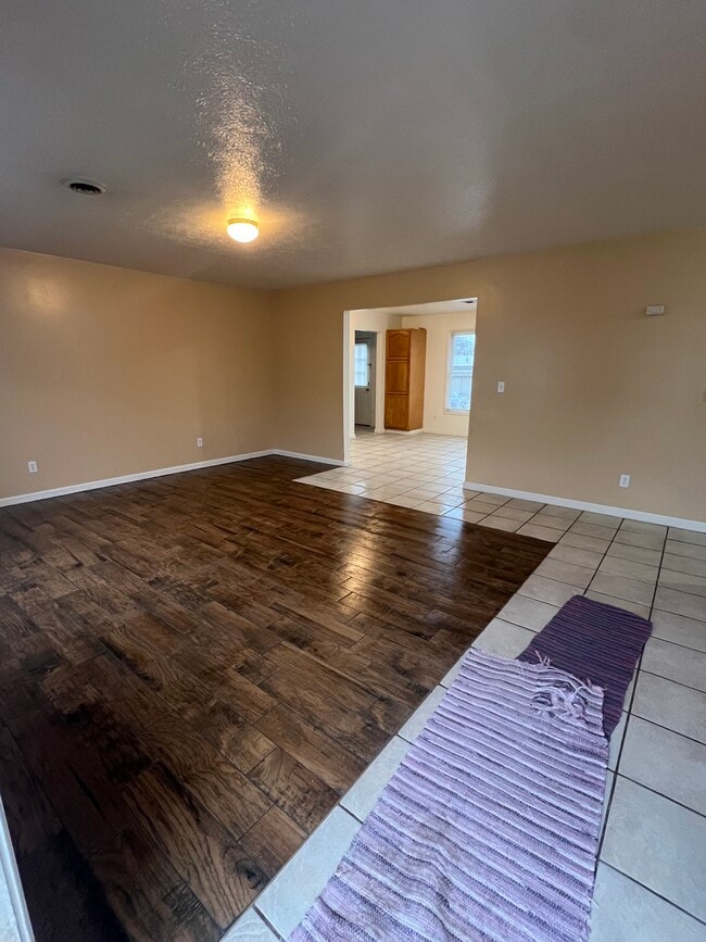 605 N Main St unit A Apt, Monticello, IN 47960 - photo 4