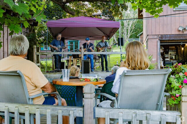 Queensbury residents can come to Cleverdale Country Store to enjoy live music, food and drinks.