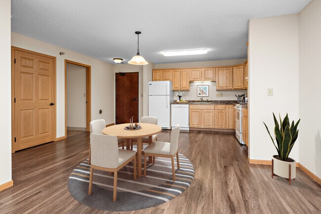 The Ridge Apartments, Minnetonka, MN 55305 - photo 2