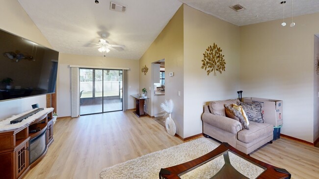 886 SE Odonnell Ln, Port Saint Lucie, FL 34983 - photo 3