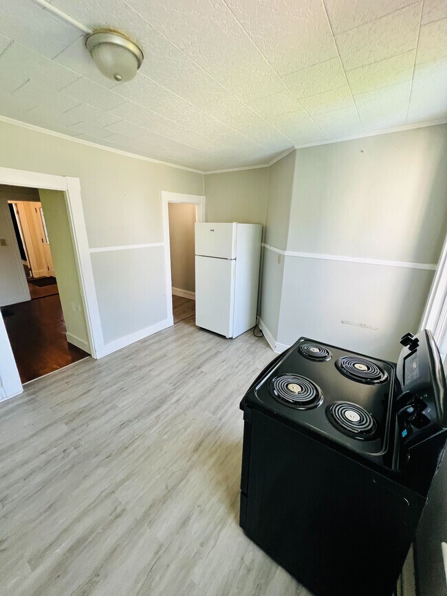 97 Grant St unit .5, Bangor, ME 04401 - photo 6