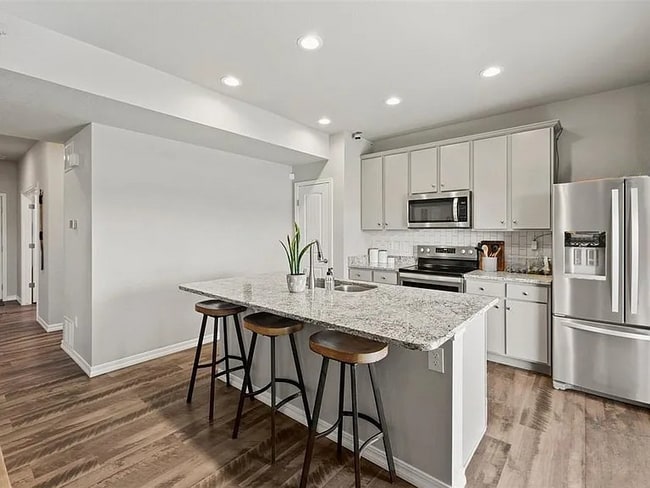 6047 Mumford Dr, Colorado Springs, CO 80925 - photo 6