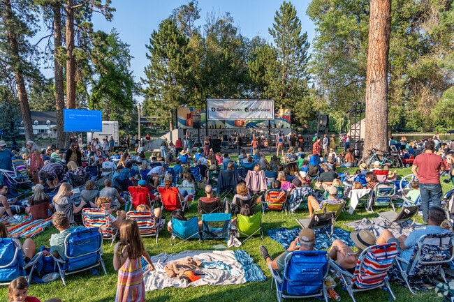 Large crowds gather to enjoy the live music and food at Munch & Music in Old Bend.
