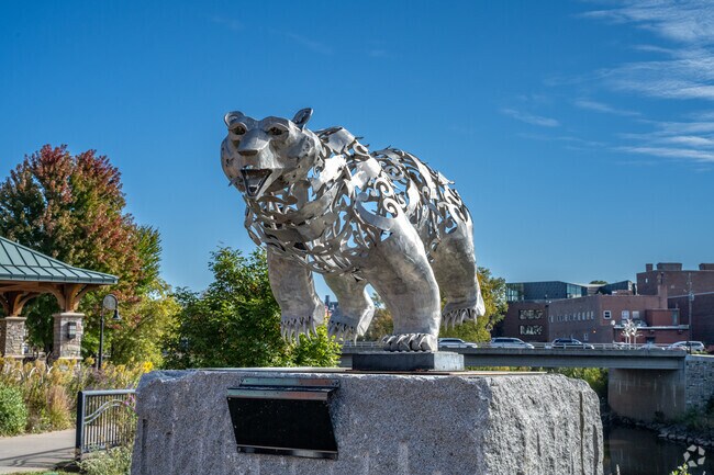 There are a number of sculptures at Phoenix Park.