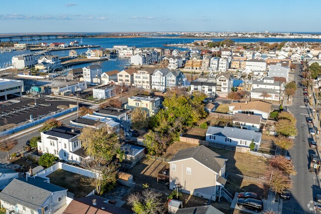 There are many quiet streets along the water in Atlantic City.