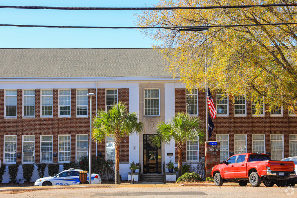 Irmo Elementary School is located in a busy town center.