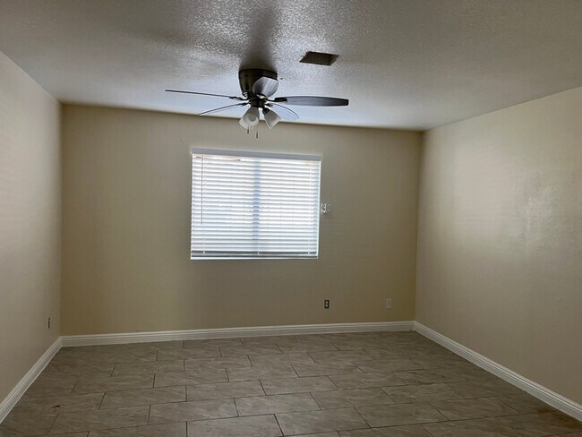 6936 Kepler Dr unit 1, Las Vegas, NV 89156 - photo 5