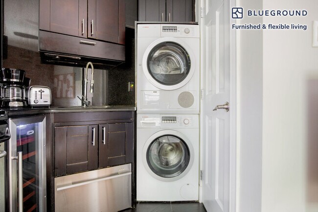 309 E 8th St unit FL2-ID1236, New York, NY 10009 - photo 7