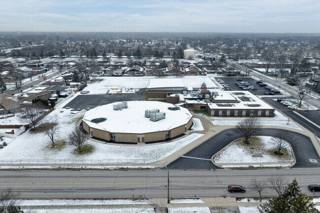 Westview Elementary School as seen with the Wood Dale neighborhood behind.