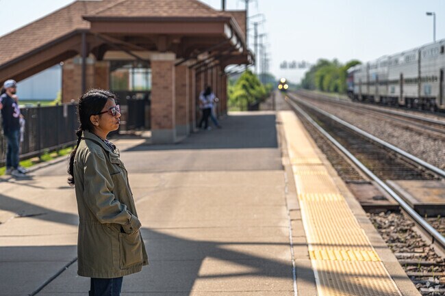 Residents can use the nearby Naperville Metra to reach downtown Chicago in only 45 minutes.