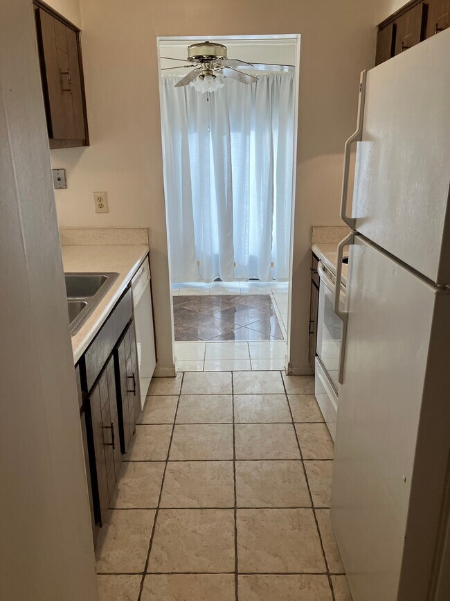 2817 Los Gatos Ct unit 1, Memphis, TN 38115 - photo 6