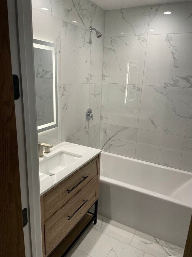 934 W Diversey Pkwy unit 1, Chicago, IL 60614 - photo 4