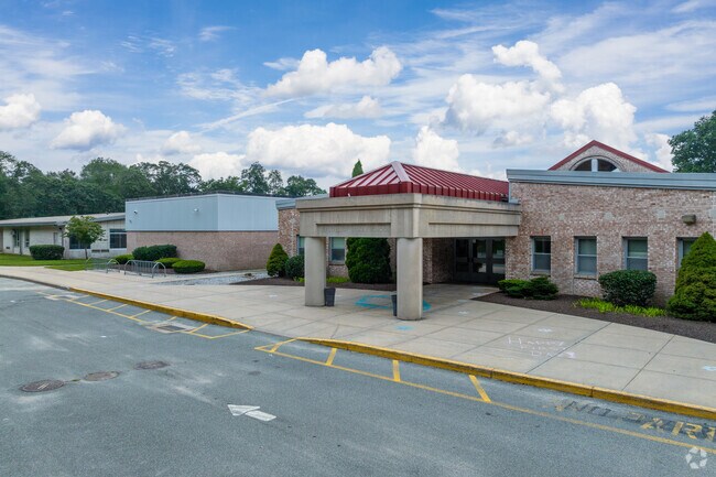 Jared Eliot Middle School in Clinton serves students 6th through 8th Grade.