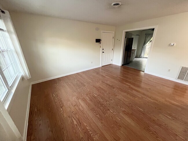 25A Pine Ln unit 25A Pine Lane Apt 7, Albany, NY 12203 - photo 4