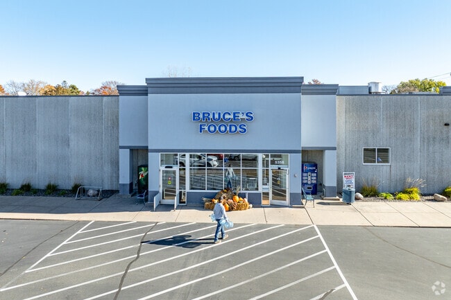 Bruce's Foods is in nearby Wyoming, MN for grocery shopping.