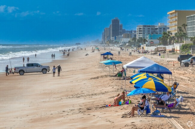 Residents of Breakaway Trails can enjoy the beautiful beaches of Ormond Beach.