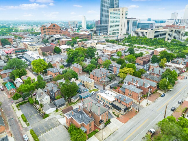 Walk to Downtown