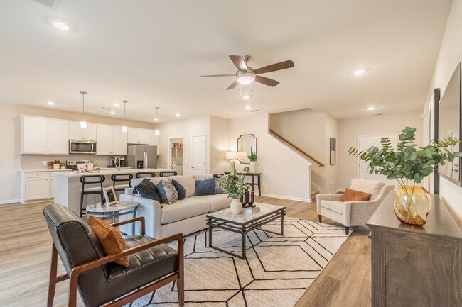 102 Wildflower Ln, Savannah, GA 31302 - photo 4