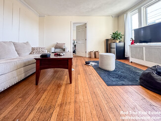 28 Manet Rd, Chestnut Hill, MA 02467