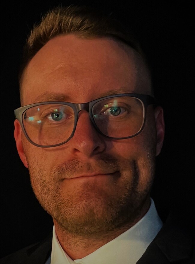 Agent Photo