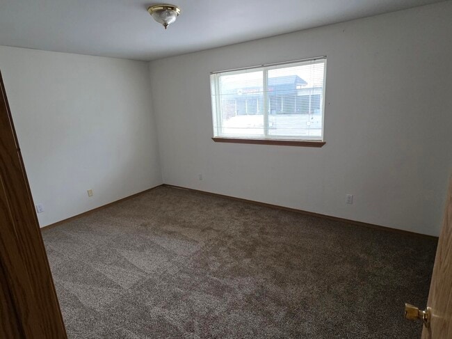 294 Stadium Dr N unit 294, Monmouth, OR 97361 - photo 4