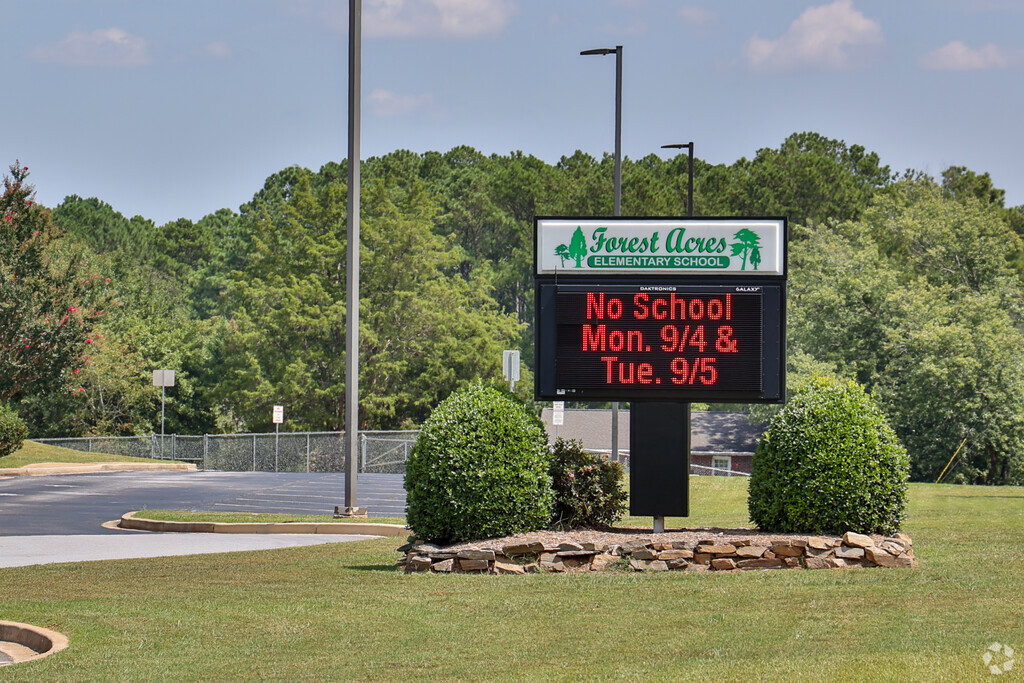 Forest Acres Elementary is a great option for young students in Easley, SC.