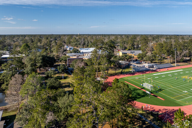 At Saint Paul’s School, a supportive community fosters creativity and achievement.