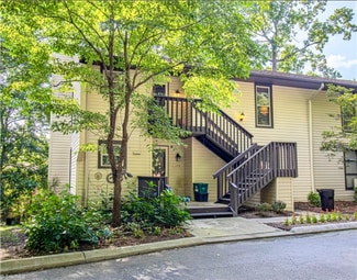 174 Turnwood Ln, Winston-Salem, NC 27104
