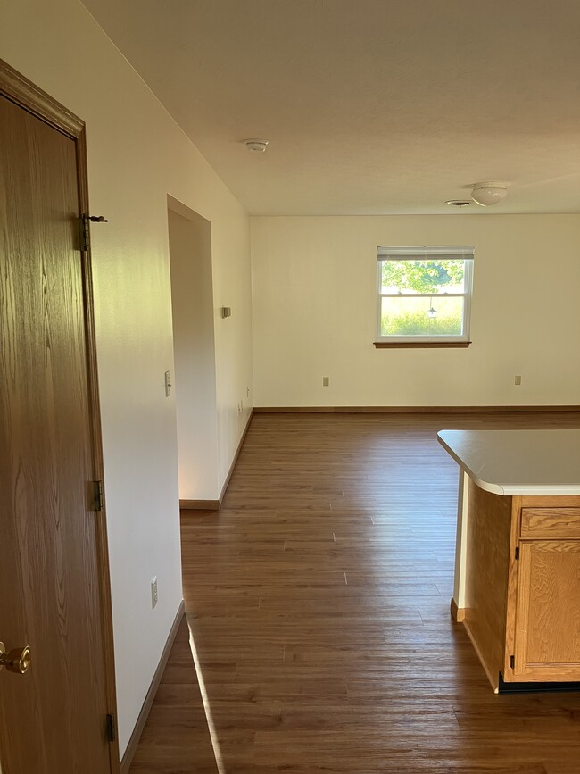 68 E 1st St unit 3, the Plains, OH 45780 - photo 6