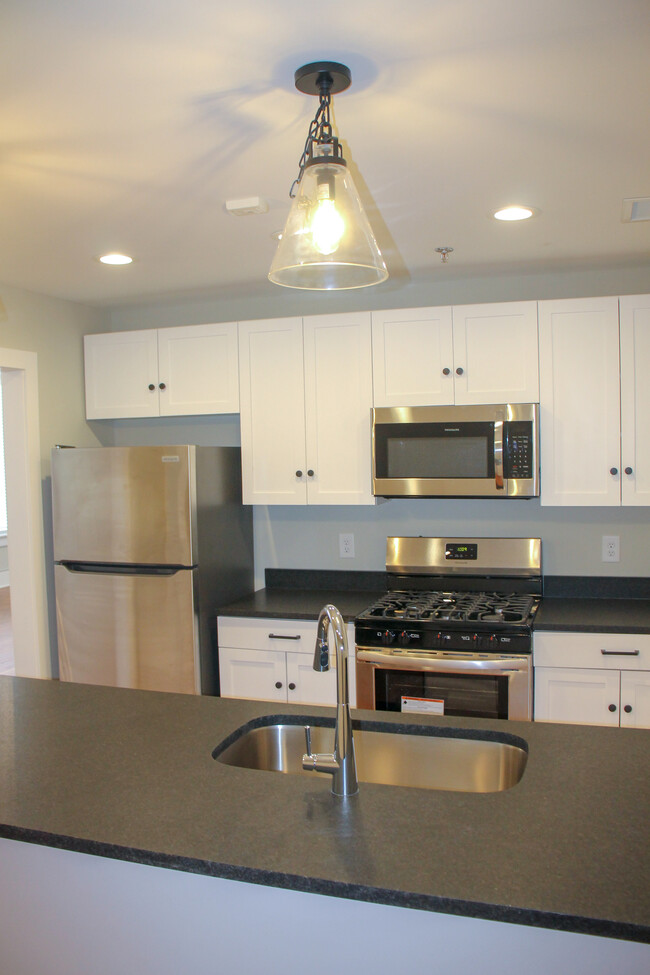596 Cherry St, Macon, GA 31201