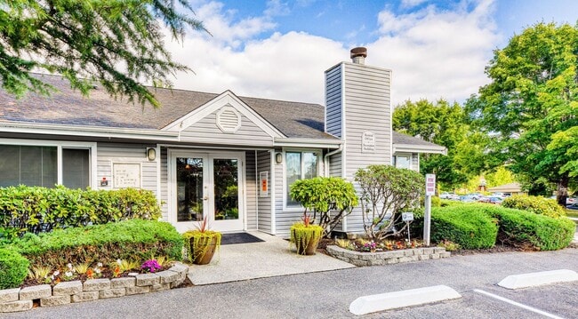 Crowne Pointe Apartments, Olympia, WA 98502 - photo 2