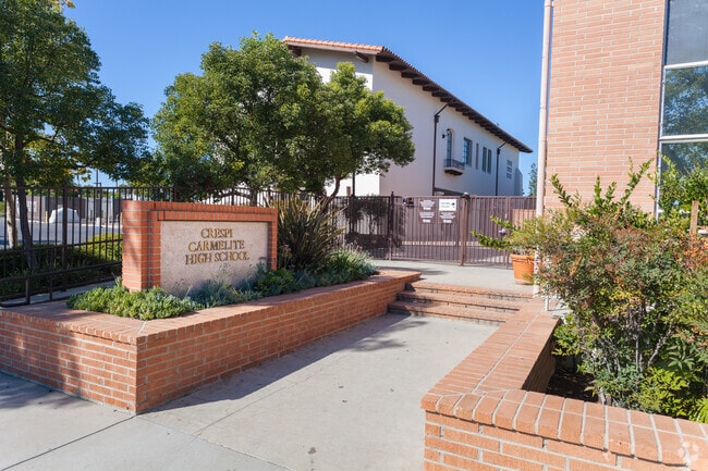 Crespi Carmelite High School provides education in the neighborhood of 
Encino.