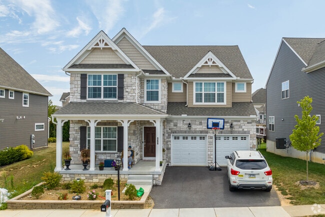 Bloomingdale is home to several different architectural styles.