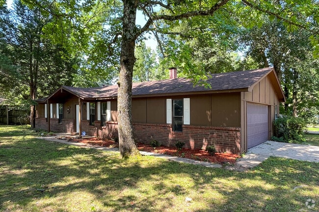 The Traditional Homes in Jacksonville Offer a Stylish and Comfortable Living Environment.