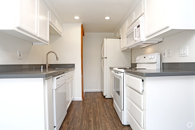 Moorpark Garden Apartments, San Jose, CA 95128 - photo 4