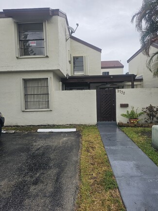 9732 NW 4th Ln, Miami, FL 33172