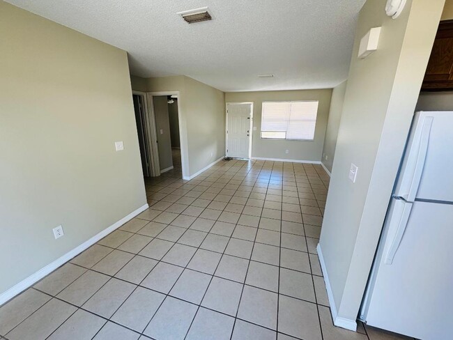 3851 NW Archer St unit 102, Lake City, FL 32055 - photo 3