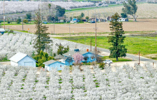 Farms surround the City of Winton.