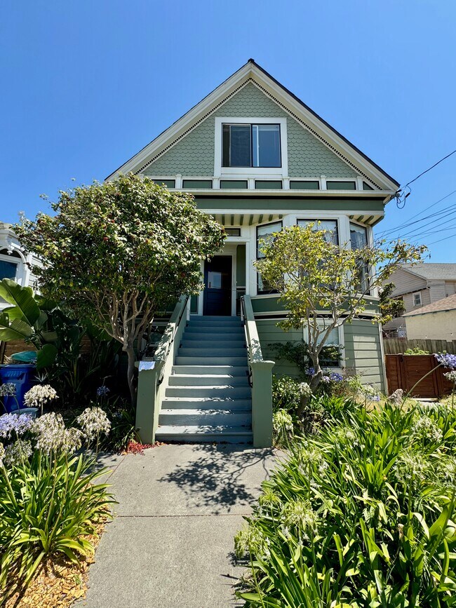 1910 Union St Unit A, Alameda, CA 94501