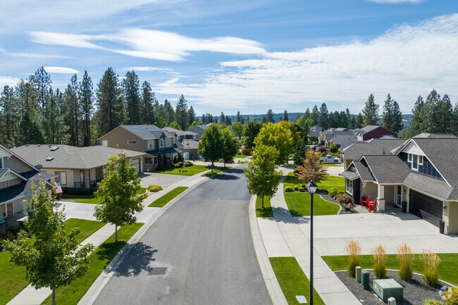 New construction homes are common within the North Indian trail neighborhood.
