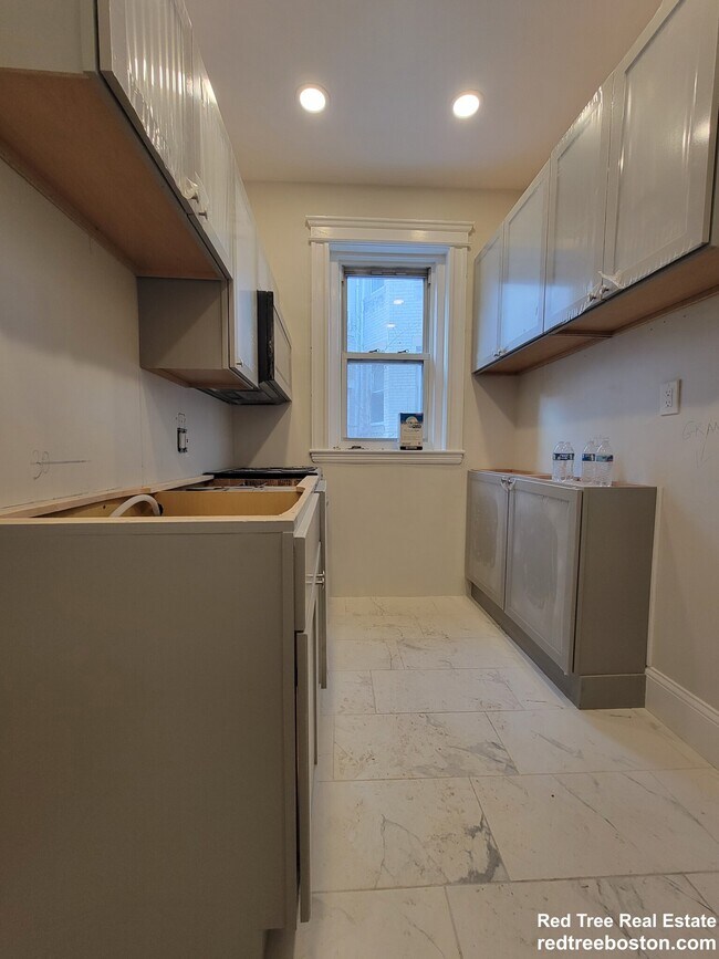 110 Strathmore Rd, Brighton, MA 02135 - photo 4