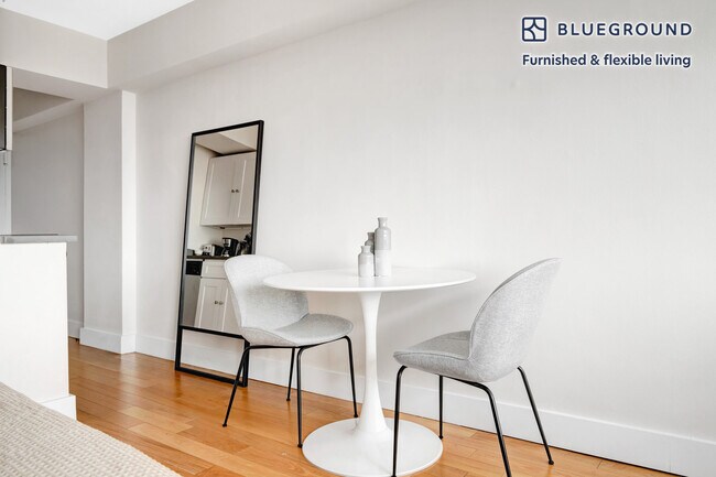 1440 Beacon St unit FL8-ID599, Brookline, MA 02446 - photo 6